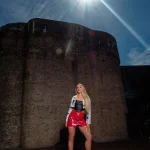Foto van model bij Fort Kijkduin gemaakt door HugoFoto