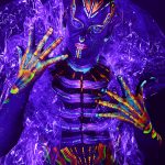 Foto van model in black light gemaakt door HugoFoto