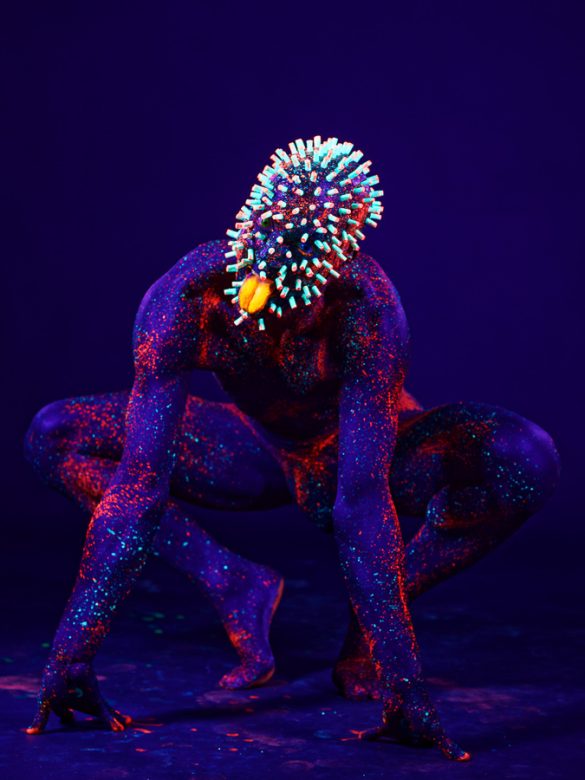 Foto van model in black light gemaakt door HugoFoto