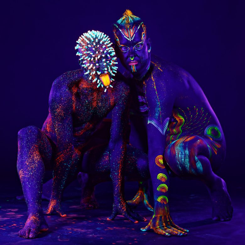 Foto van model in black light gemaakt door HugoFoto