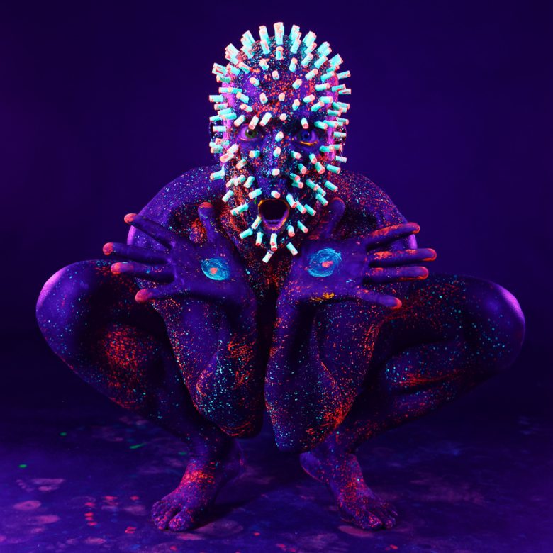 Foto van model in black light gemaakt door HugoFoto