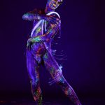 Foto van model in black light gemaakt door HugoFoto