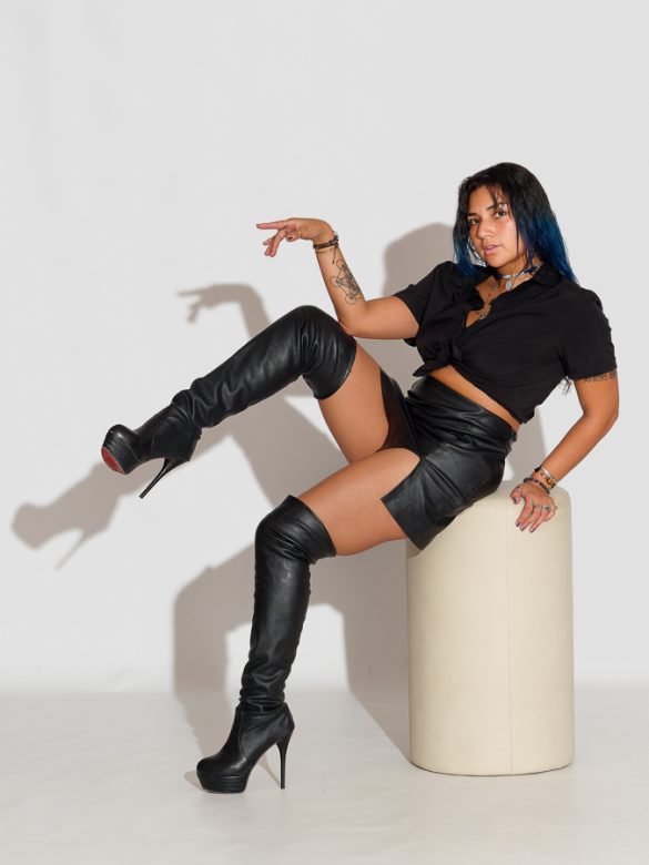 Foto van model in de studio gemaakt door HugoFoto