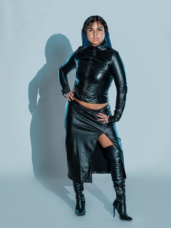 Foto van model in de studio gemaakt door HugoFoto